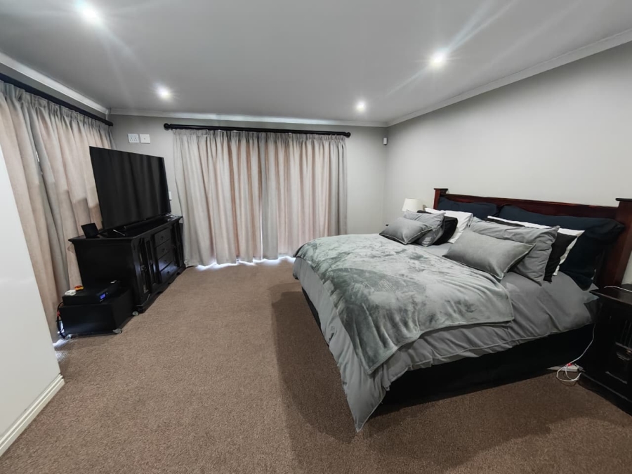 3 Bedroom Property for Sale in Myburgh Park Western Cape